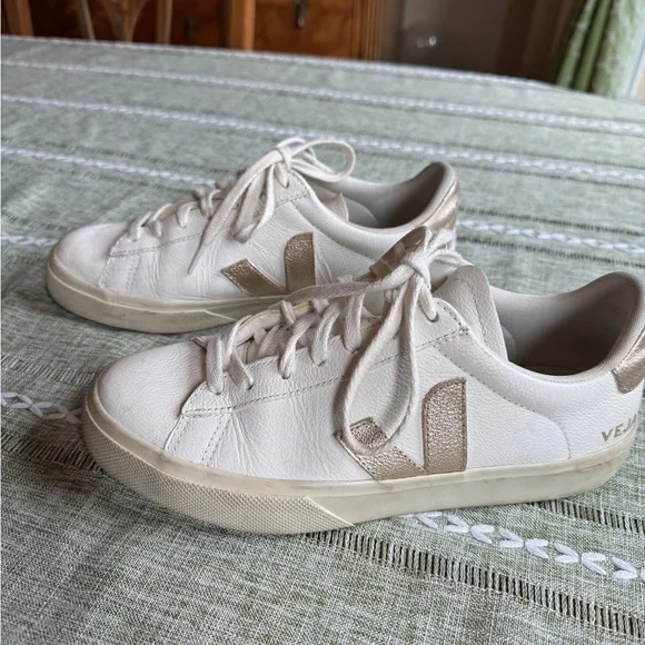 Veja campo bicolor low top White & Gold Sneakers US 8 - Picture 5 of 9